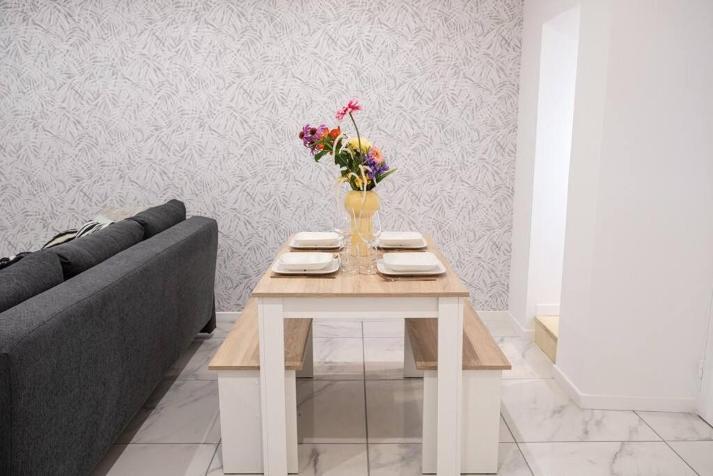 Appartement Renove - Wifi - Jardin - Centre De Ниор Екстериор снимка